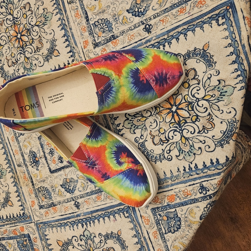 TOMS Women's Vibrant Tie-Dye Flats